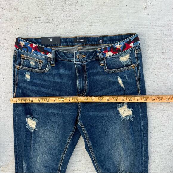 Miss Me Aztec Embroidered Distressed Skinny Medium Wash Blue Denim Jeans 30 NWT - Picture 7 of 8